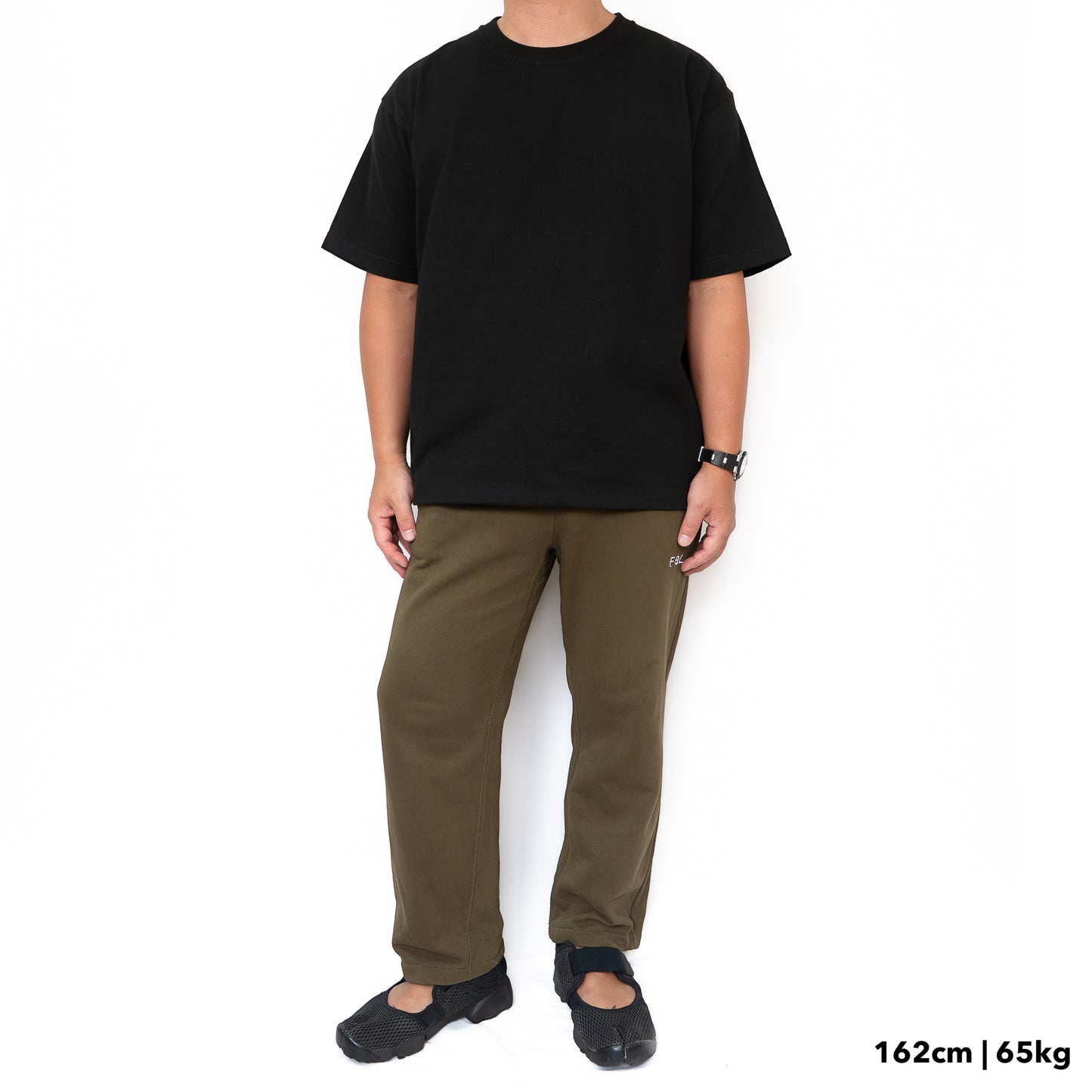 BULL Tシャツ：レギュラー / 黒
